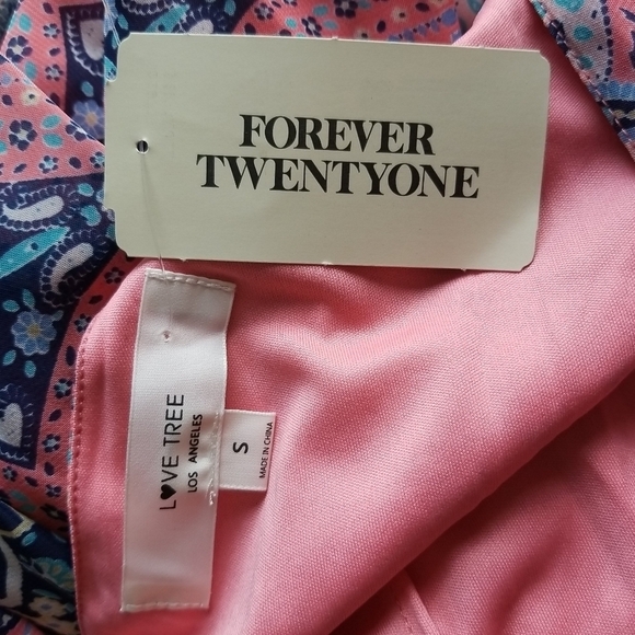 Love Tree @ Forever 21 V-Neck Romper Size Small Floral Coral Cocktail Party. - Picture 8 of 8